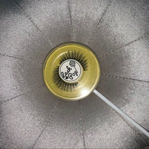 Lash pop eyelashes